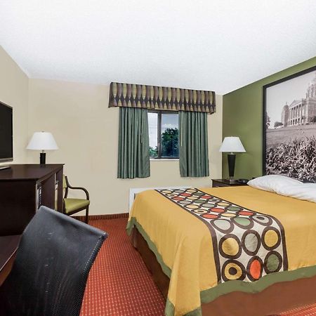Super 8 By Wyndham Grinnell Ia Kültér fotó