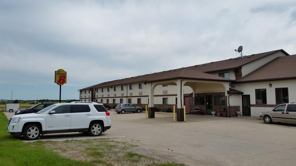 Super 8 By Wyndham Grinnell Ia Kültér fotó