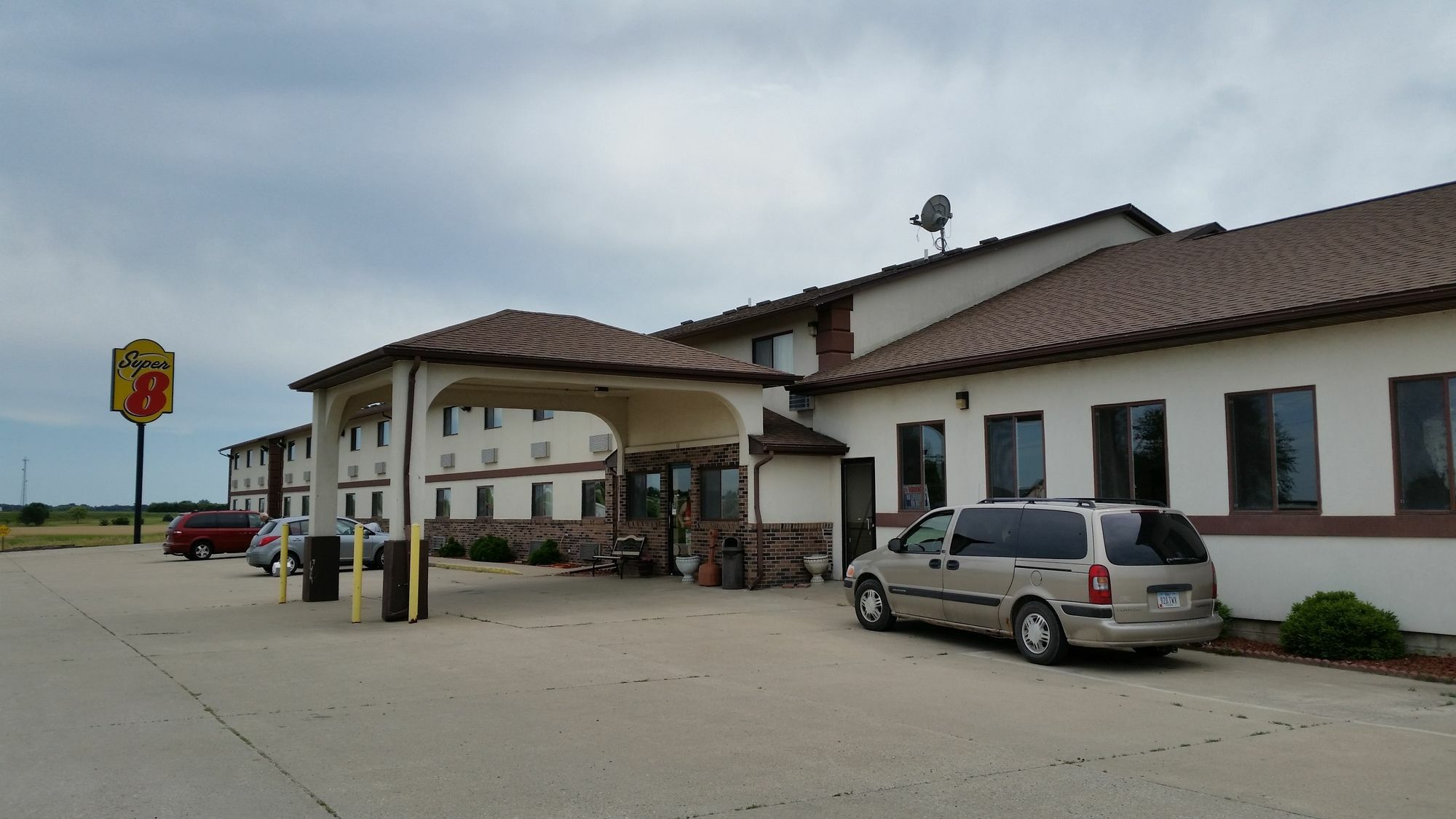 Super 8 By Wyndham Grinnell Ia Kültér fotó